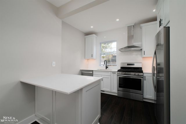 1837 Brys Drive, Grosse Pointe Woods, MI 48236