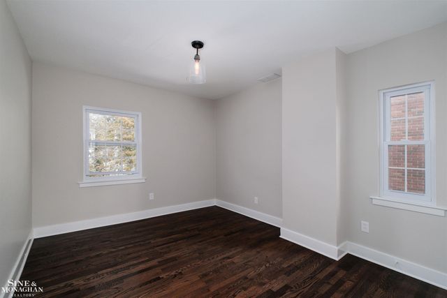 1837 Brys Drive, Grosse Pointe Woods, MI 48236