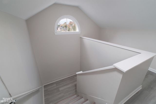 1837 Brys Drive, Grosse Pointe Woods, MI 48236