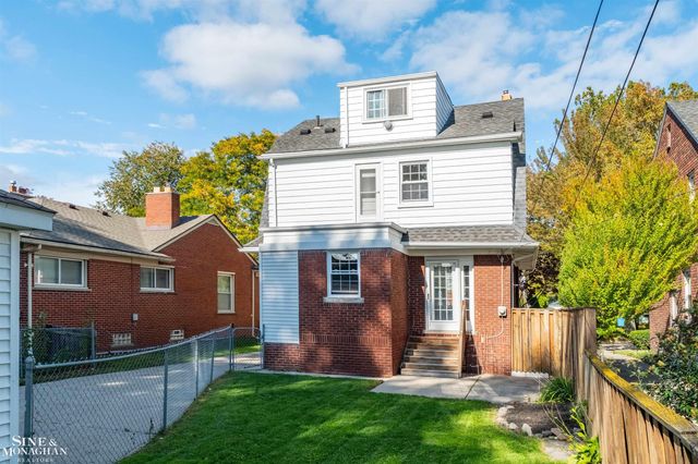1837 Brys Drive, Grosse Pointe Woods, MI 48236