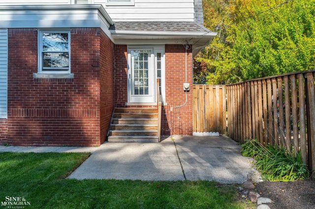 1837 Brys Drive, Grosse Pointe Woods, MI 48236