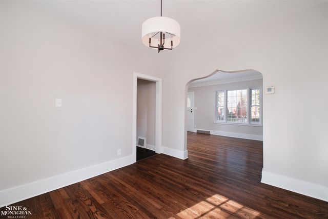 1837 Brys Drive, Grosse Pointe Woods, MI 48236