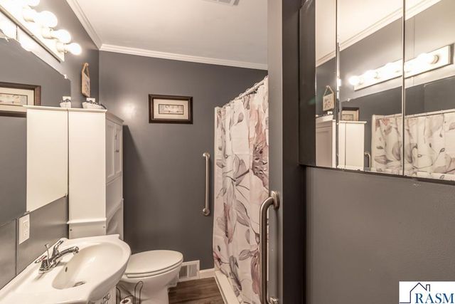 711 E Blue Earth Street, Lake Crystal, MN 56055