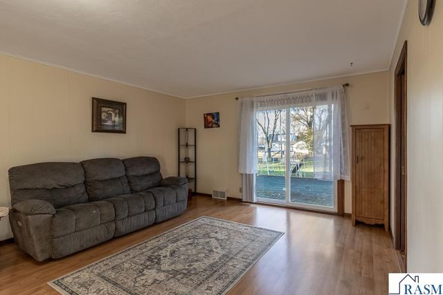 711 E Blue Earth Street, Lake Crystal, MN 56055