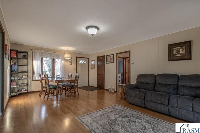 711 E Blue Earth Street, Lake Crystal, MN 56055