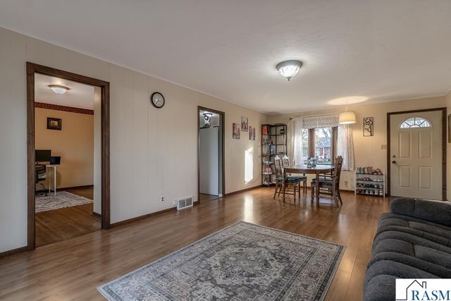 711 E Blue Earth Street, Lake Crystal, MN 56055