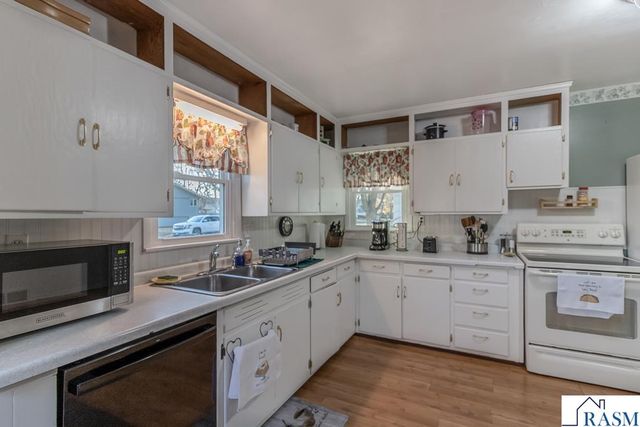 711 E Blue Earth Street, Lake Crystal, MN 56055