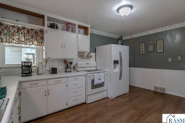 711 E Blue Earth Street, Lake Crystal, MN 56055