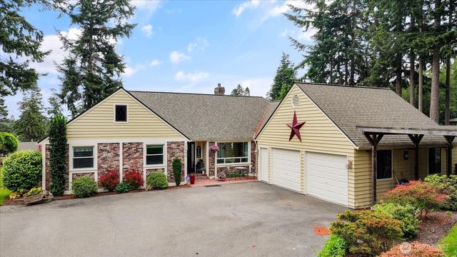 1596 Links Way, Oak Harbor, WA 98277