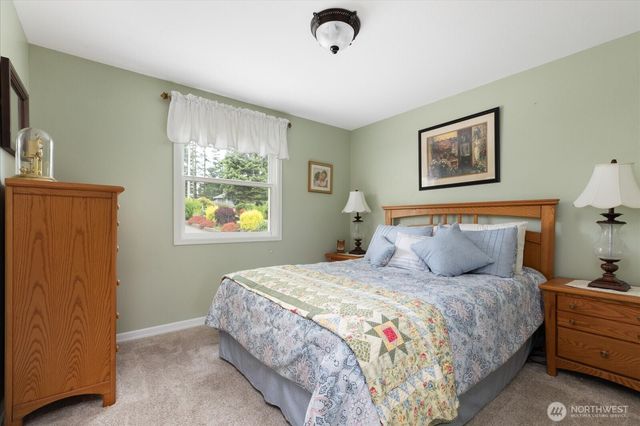 1596 Links Way, Oak Harbor, WA 98277