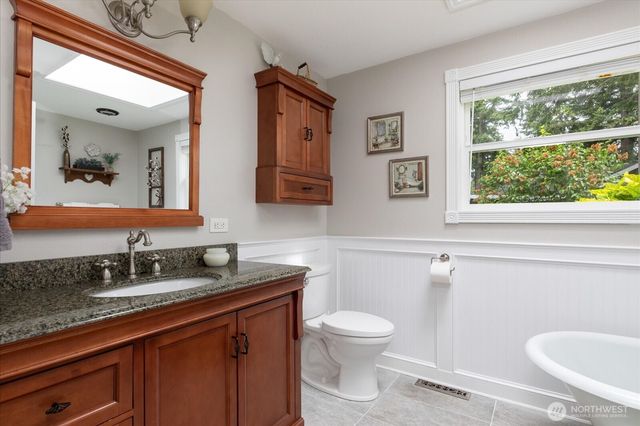 1596 Links Way, Oak Harbor, WA 98277