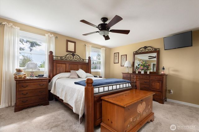 1596 Links Way, Oak Harbor, WA 98277