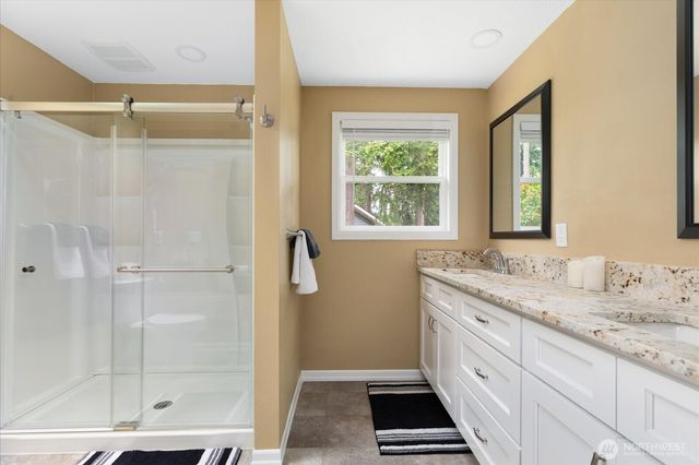1596 Links Way, Oak Harbor, WA 98277