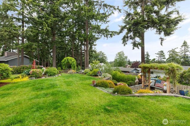 1596 Links Way, Oak Harbor, WA 98277