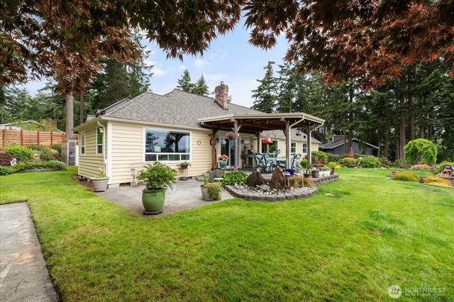 1596 Links Way, Oak Harbor, WA 98277