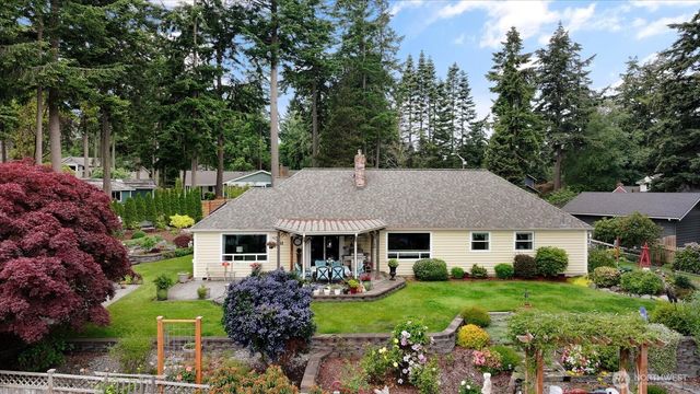 1596 Links Way, Oak Harbor, WA 98277