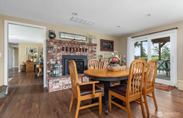 1596 Links Way, Oak Harbor, WA 98277