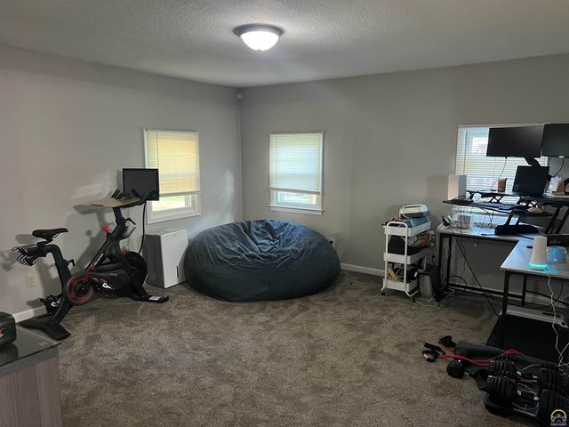 3404 NW Rochester RD, Topeka, KS 66617