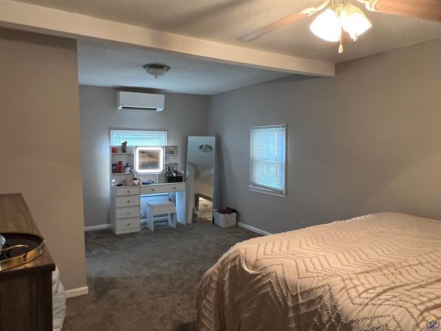 3404 NW Rochester RD, Topeka, KS 66617