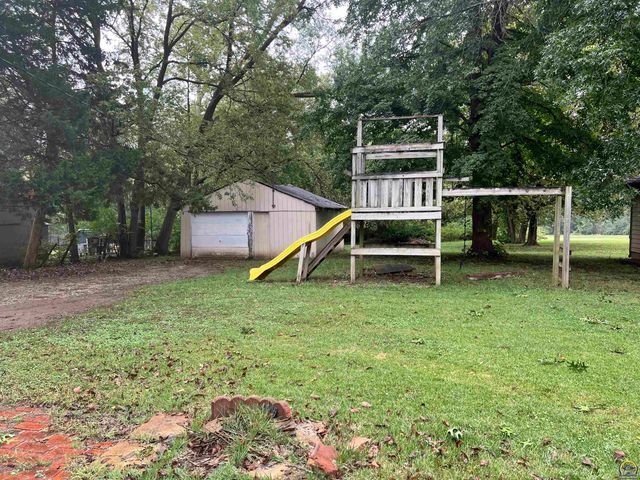 3404 NW Rochester RD, Topeka, KS 66617