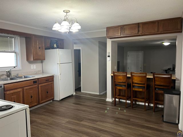 3404 NW Rochester RD, Topeka, KS 66617