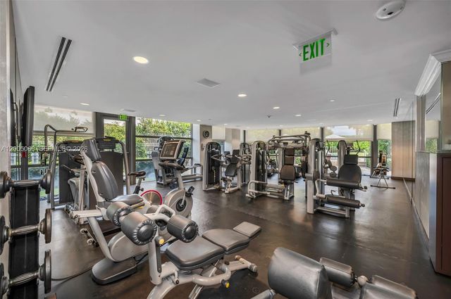 5875 Collins Ave 604, Miami Beach, FL 33140