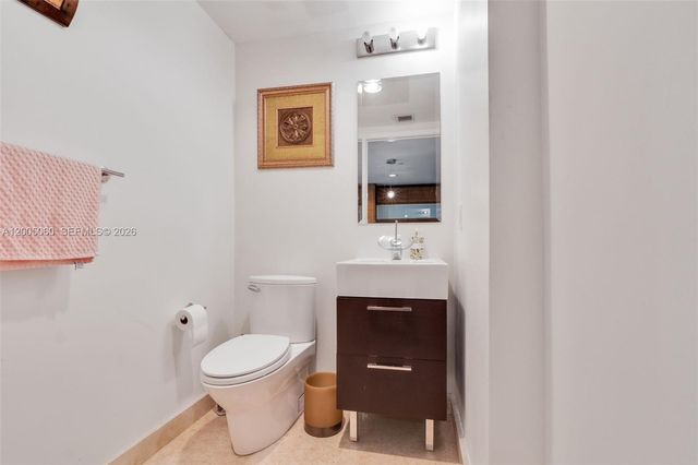 5875 Collins Ave 604, Miami Beach, FL 33140