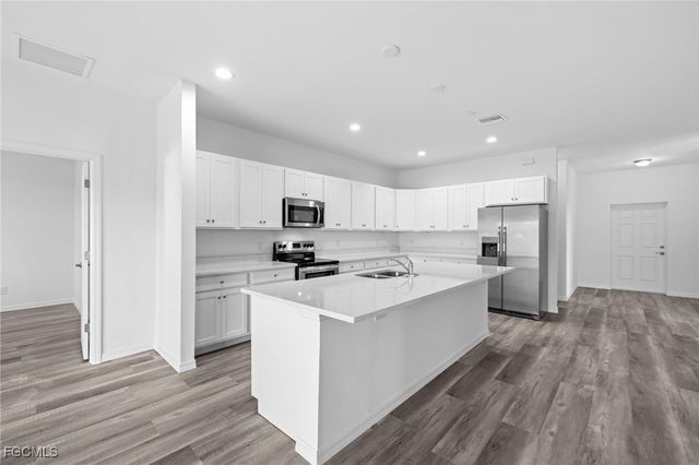 2518 NW 10th TER, Cape Coral, FL 33993