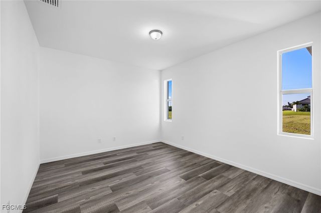 2518 NW 10th TER, Cape Coral, FL 33993