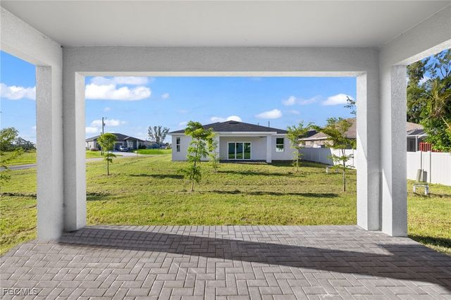 2518 NW 10th TER, Cape Coral, FL 33993