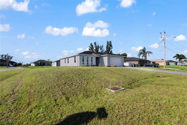 2518 NW 10th TER, Cape Coral, FL 33993
