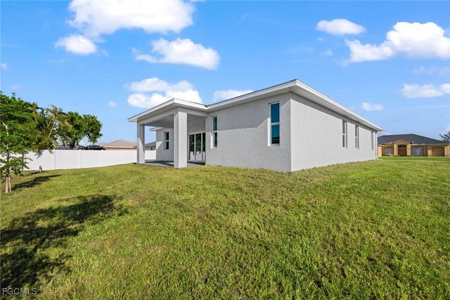 2518 NW 10th TER, Cape Coral, FL 33993