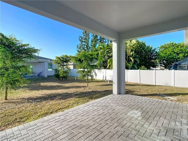 2518 NW 10th TER, Cape Coral, FL 33993