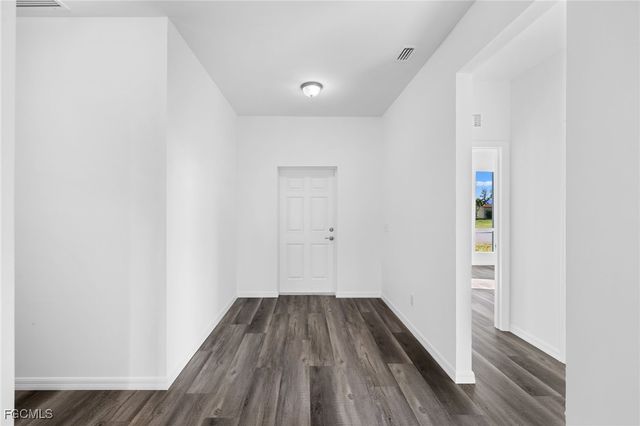 2518 NW 10th TER, Cape Coral, FL 33993