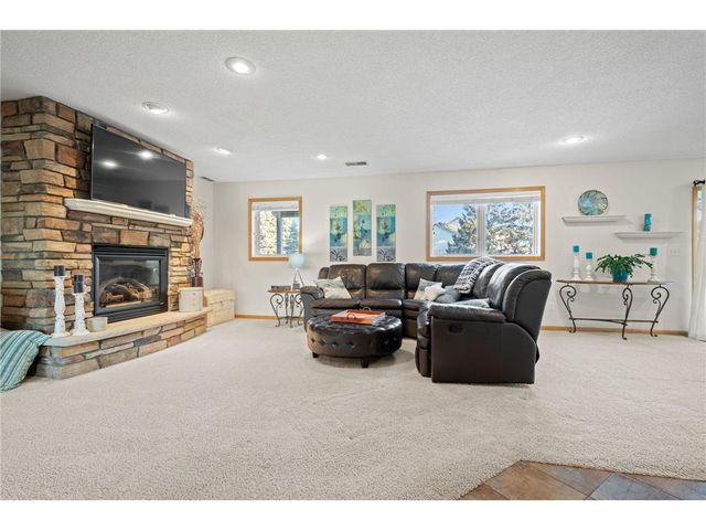 2001 Stonepine Avenue, Hudson, WI 54016