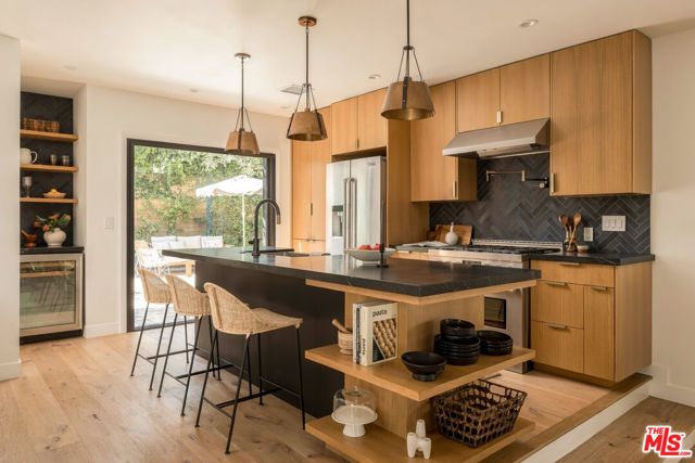 3221 Griffith Park Boulevard, Los Angeles, CA 90027
