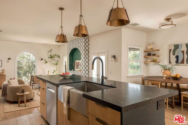 3221 Griffith Park Boulevard, Los Angeles, CA 90027