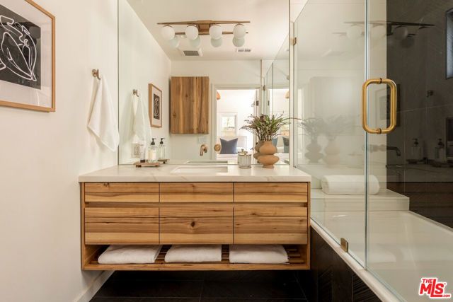 3221 Griffith Park Boulevard, Los Angeles, CA 90027