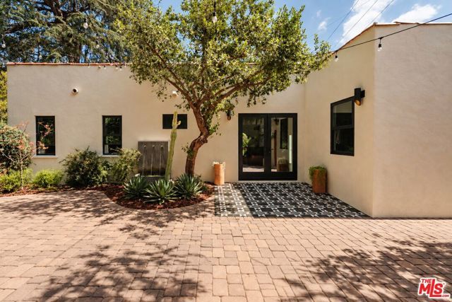 3221 Griffith Park Boulevard, Los Angeles, CA 90027