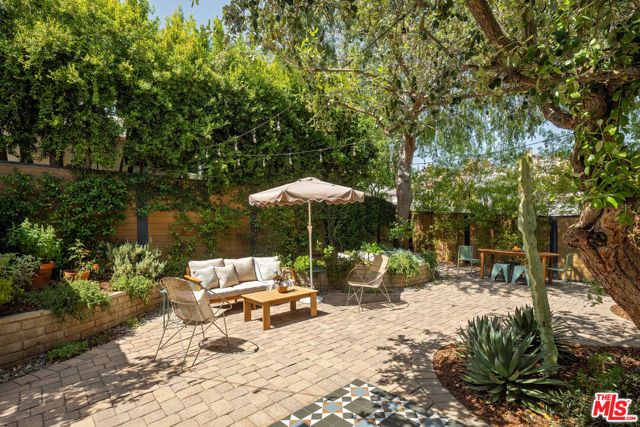 3221 Griffith Park Boulevard, Los Angeles, CA 90027