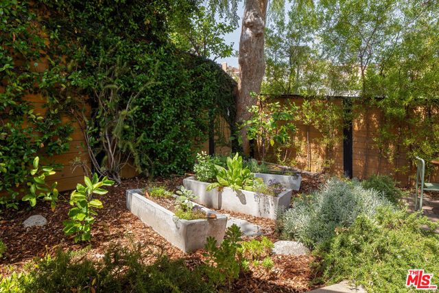3221 Griffith Park Boulevard, Los Angeles, CA 90027