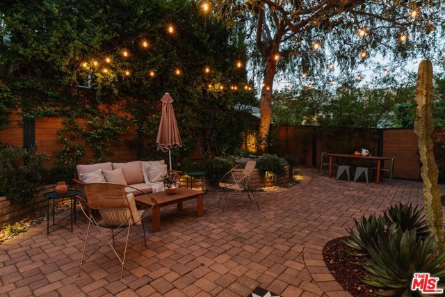 3221 Griffith Park Boulevard, Los Angeles, CA 90027
