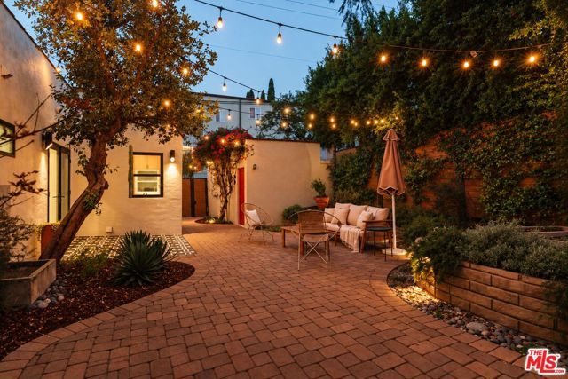 3221 Griffith Park Boulevard, Los Angeles, CA 90027