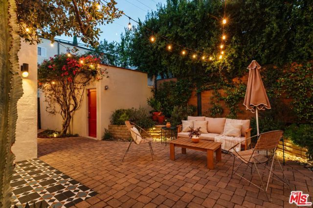 3221 Griffith Park Boulevard, Los Angeles, CA 90027