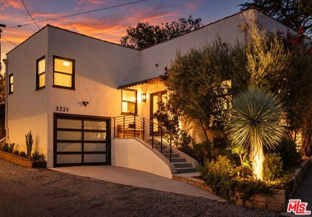 3221 Griffith Park Boulevard, Los Angeles, CA 90027