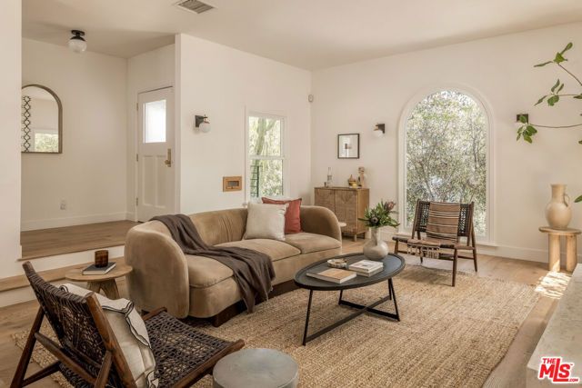 3221 Griffith Park Boulevard, Los Angeles, CA 90027