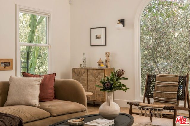 3221 Griffith Park Boulevard, Los Angeles, CA 90027