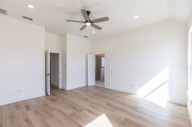 801 Whispering Oaks, Clyde, TX 76510