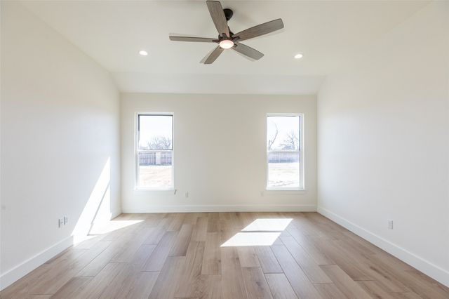 801 Whispering Oaks, Clyde, TX 76510