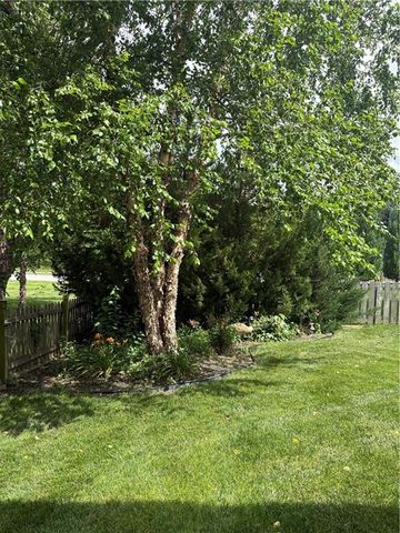 2907 NE Viewpark Place, Lee's Summit, MO 64086